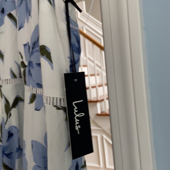 Lulus blue and white floral dress. - Picture 3 of 3